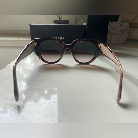 Prada Sunglasses PR 14WS - Picture 8 of 11